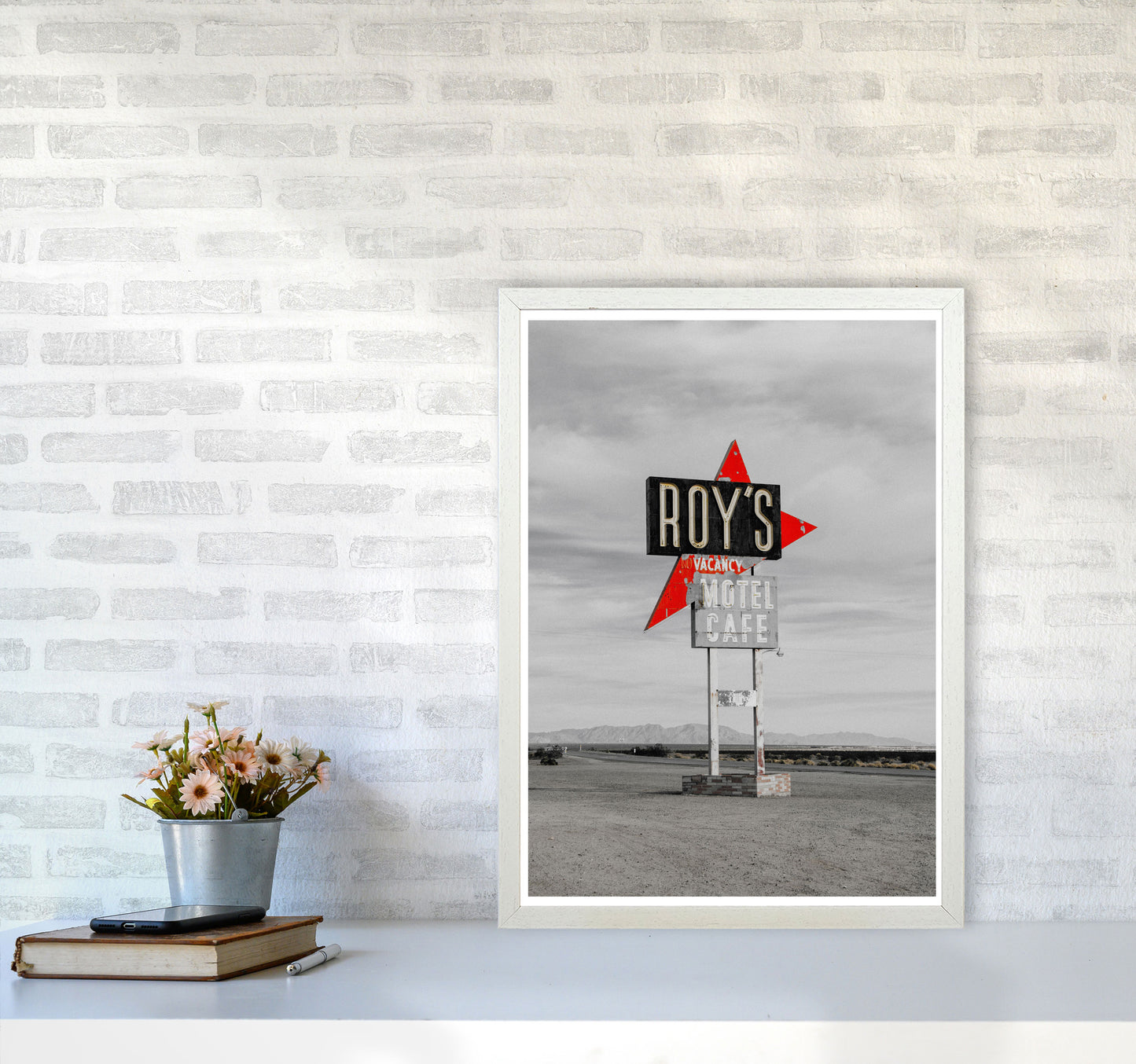 Vintage Roy's Motel Road Sign Modern Print A2 Oak Frame
