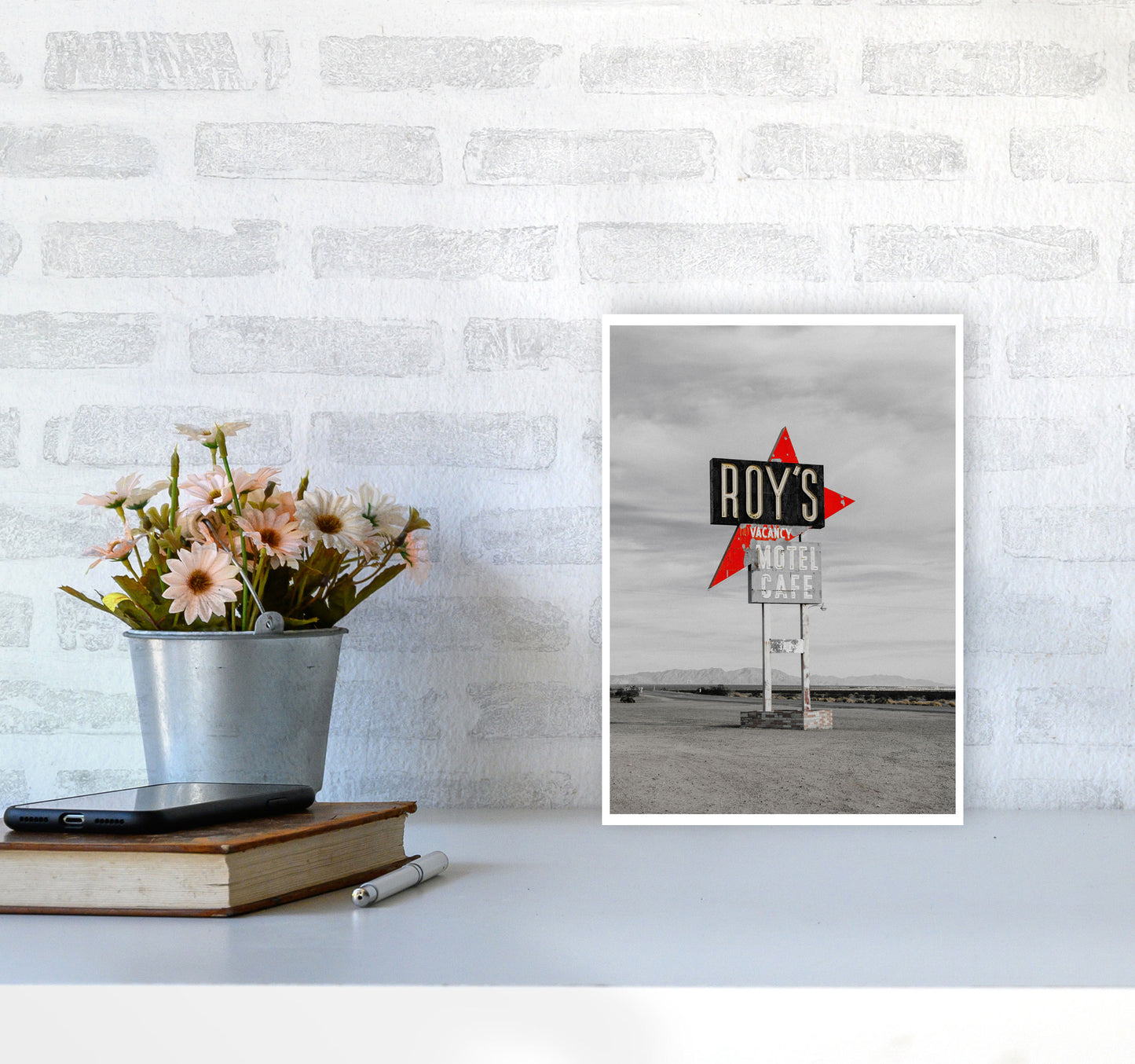 Vintage Roy's Motel Road Sign Modern Print A4 Black Frame