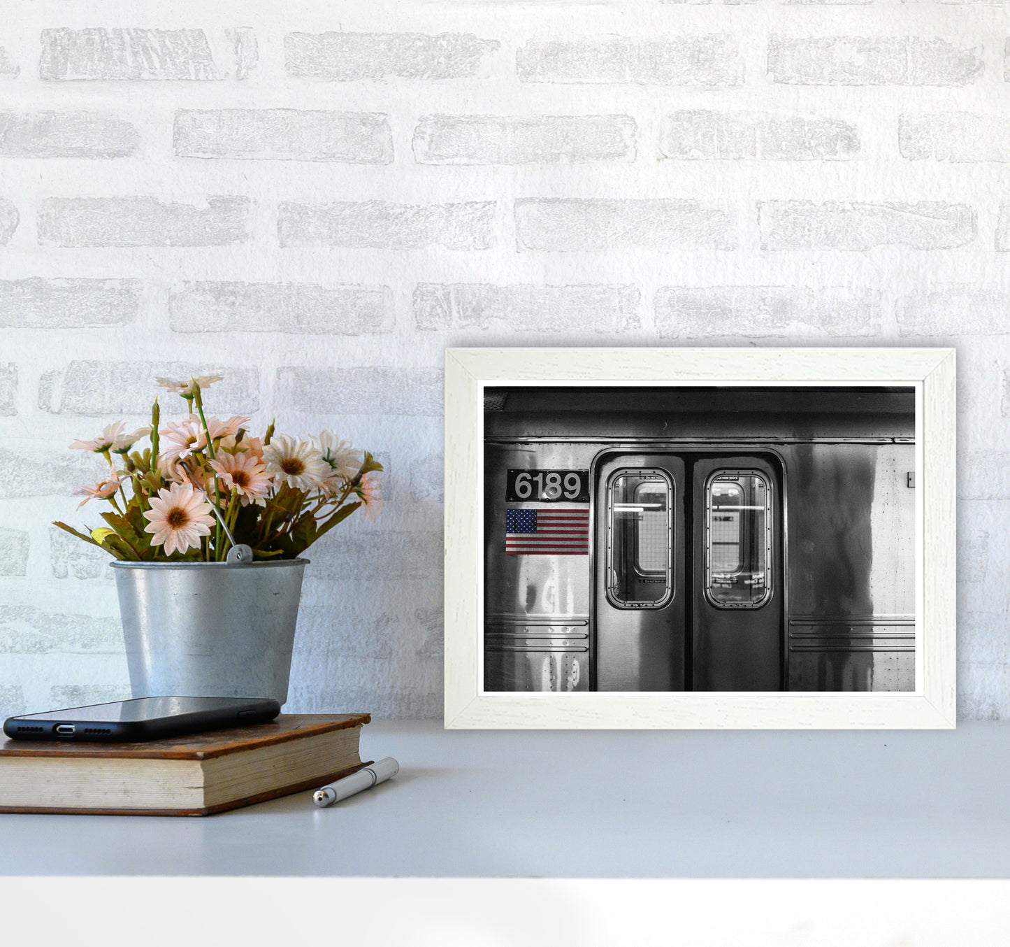 Vintage USA Subway Modern Print A4 Oak Frame