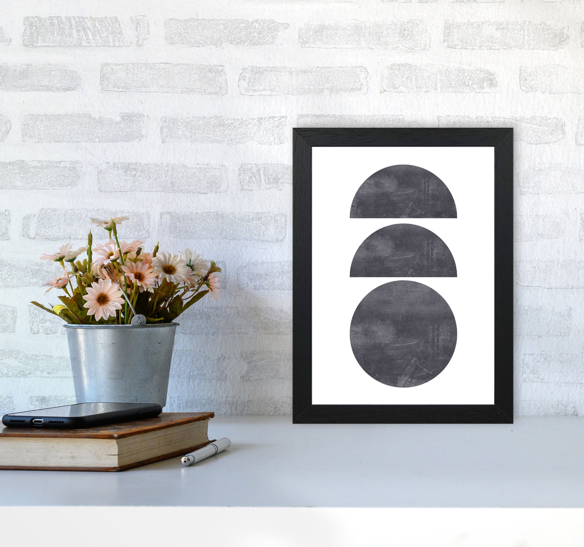 Abstract Scratched Texture Circles Modern Print A4 White Frame